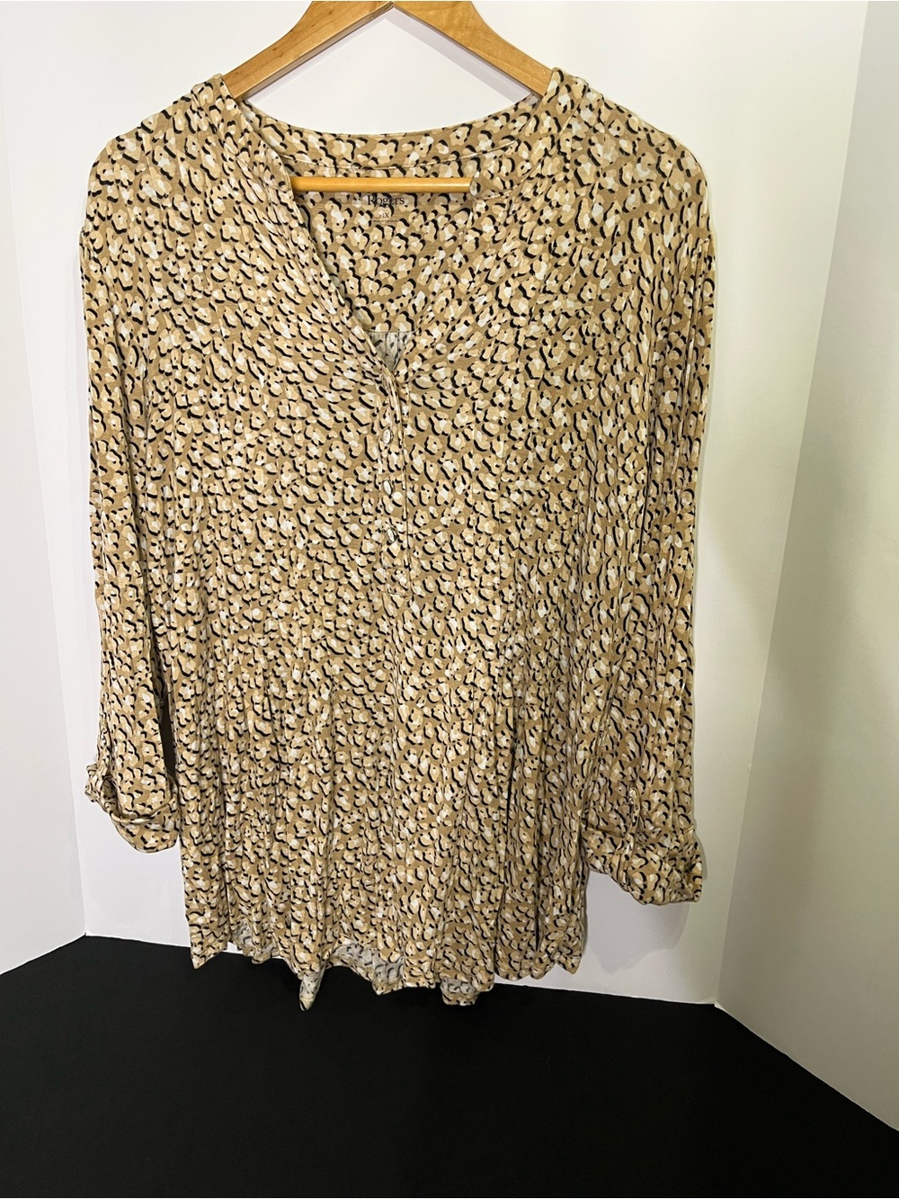 Kim Rogers Beige Printed V-Neck Long-Sleeve Blouse